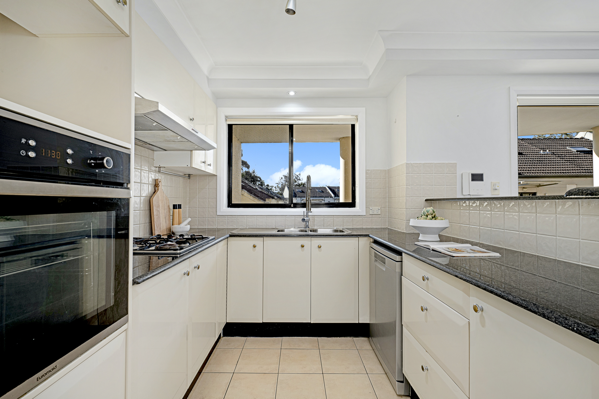 9/45 Walkers  Drive Lane Cove North